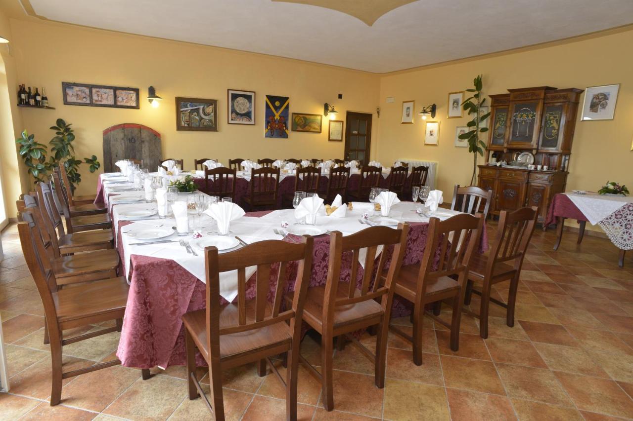 Hotel Ristorante Borgovecchio Montegrosso dʼAsti Zewnętrze zdjęcie